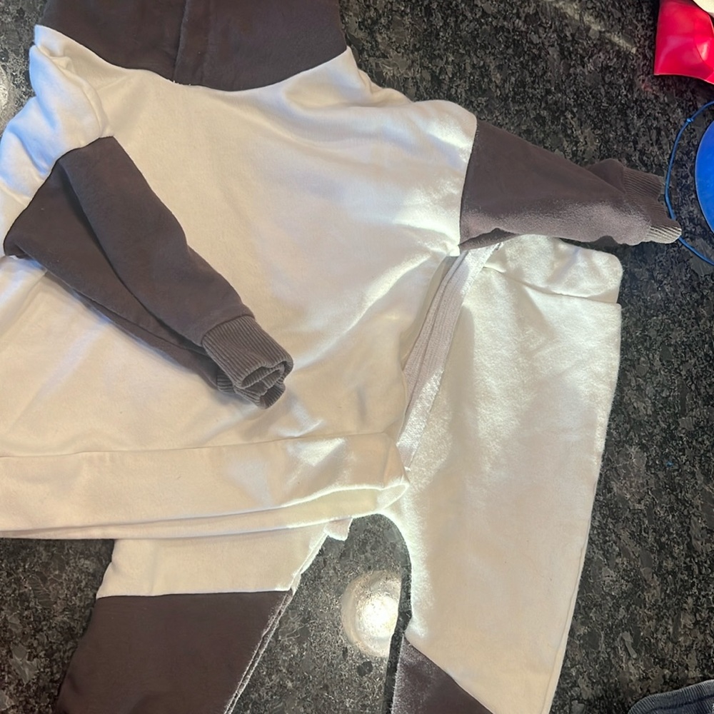 Olive and scout jogger set